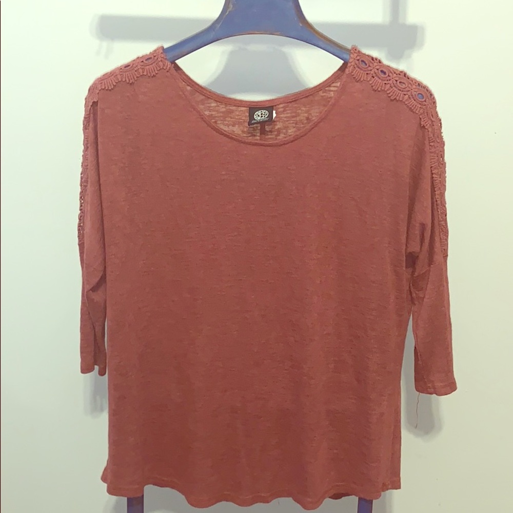Bobeau 3/4 length sleeve shirt
